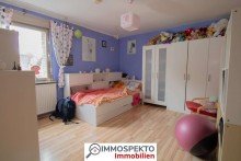 Schlafzimmer 1 Doppelhaush�lfte in Rheidt-H�chelhoven mit tollem Grundst�ck