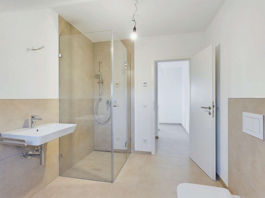 Badezimmer DG_2 Reiheneckhaus Vettwei�