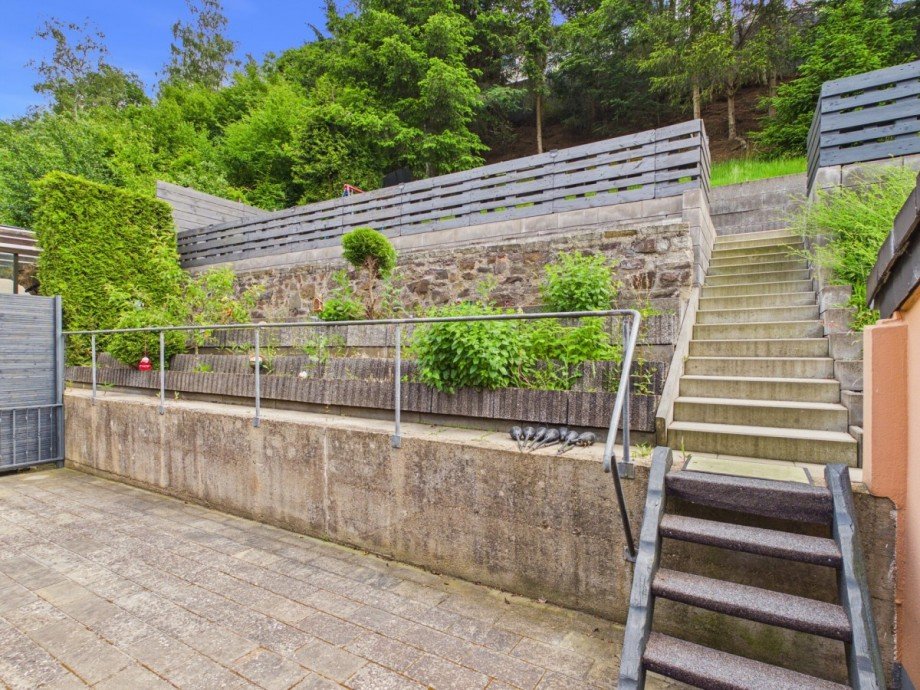 Treppe zum Spielbereich Einfamilienhaus Heimbach