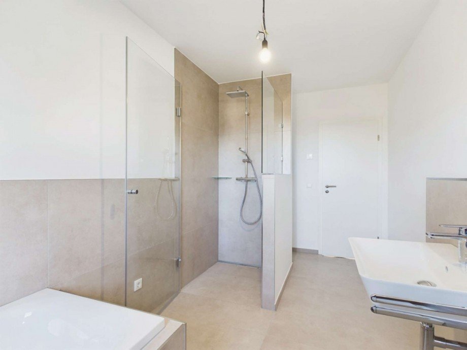 Badezimmer OG_3 Reiheneckhaus Vettwei�