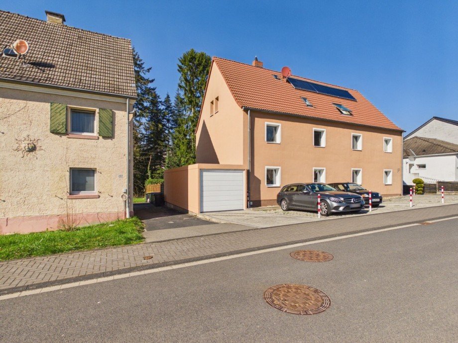 Vorderansicht_Garage Mehrfamilienhaus Heimbach / Hasenfeld