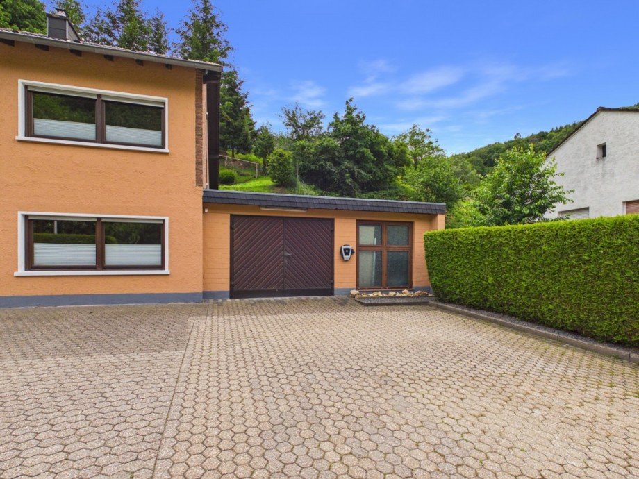 Ansicht Garage Einfamilienhaus Heimbach