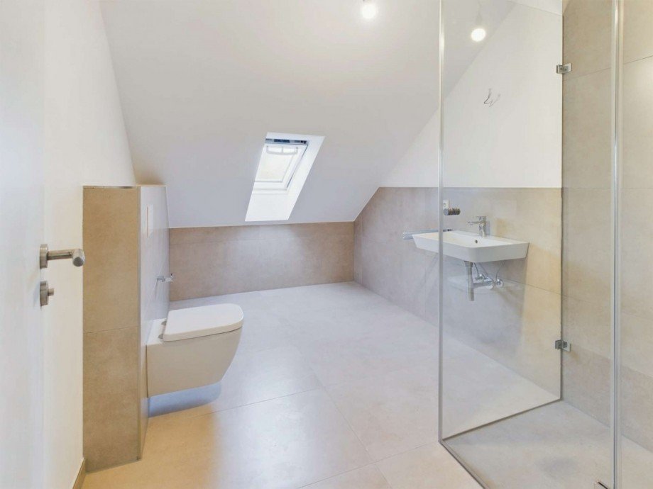 Badezimmer DG Reiheneckhaus Vettwei�