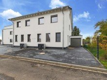 Strassenansicht vorne Moderne Doppelhaush�lfte in Eschweiler �ber Feld - ruhig wohnen, offen leben 