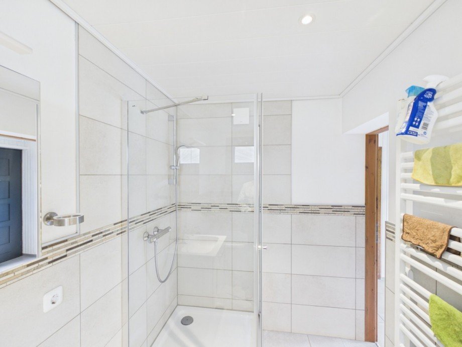 Badezimer mit Dusche Einfamilienhaus Heimbach